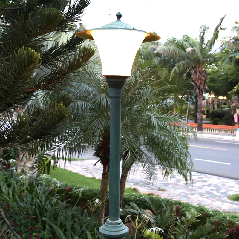 Đèn trụ cột sân vườn