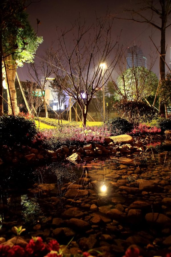 đèn trang trí ngoài trời & sân vườn hiện đại