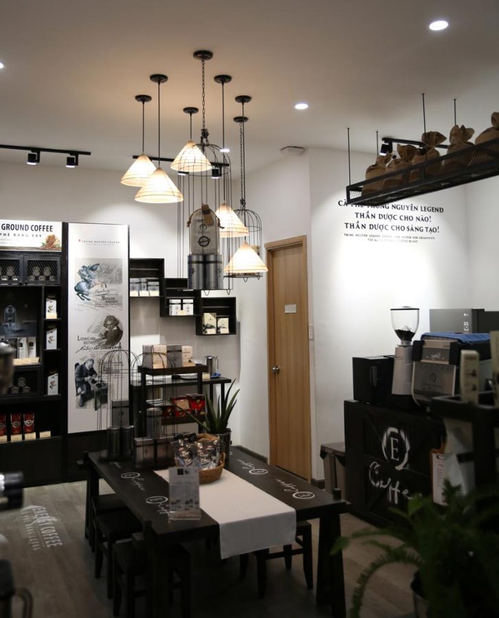 Đèn thả trang trí cho quán café Trung Nguyên Legend tại quận 10 