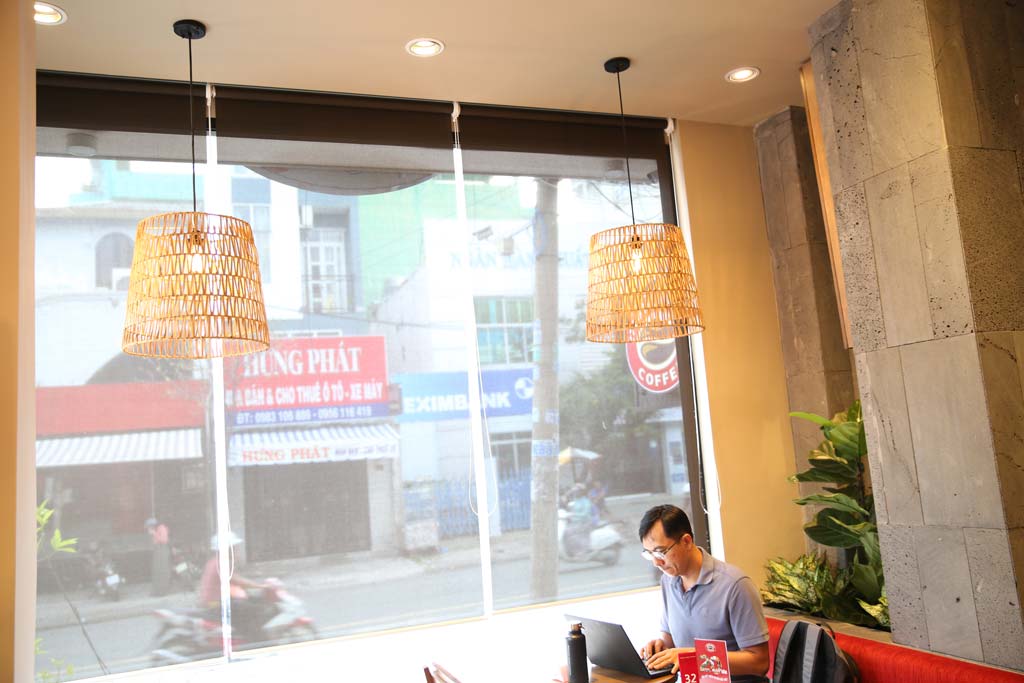 Đèn trang trí quán Café Highland coffee tại Hung Vuong Plaza